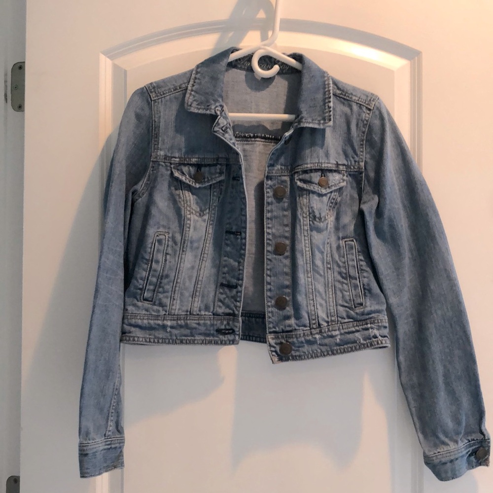 American eagle denim jacket women’s medium blue cropped button up